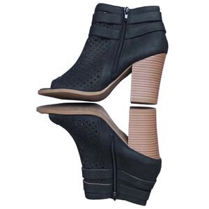 Brash Black Laser Cut Open Peep Toe Booties Size 8.5